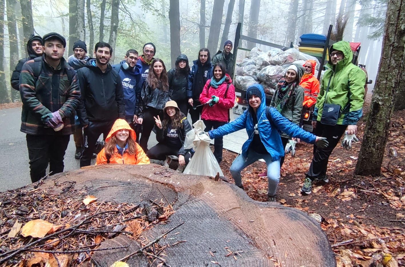 Gambarie “respira” meglio, in azione i volontari di Plastic Free – FOTO