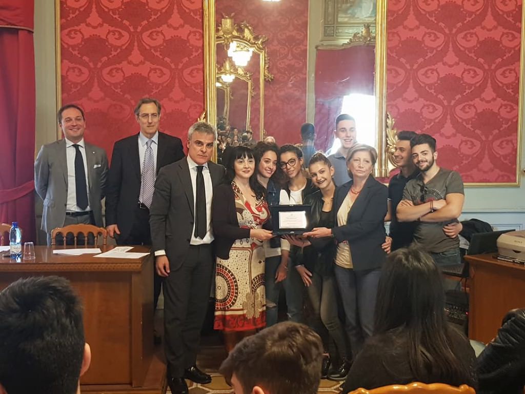 Confindustria premia la macchina che funziona con gli scarti delle arance