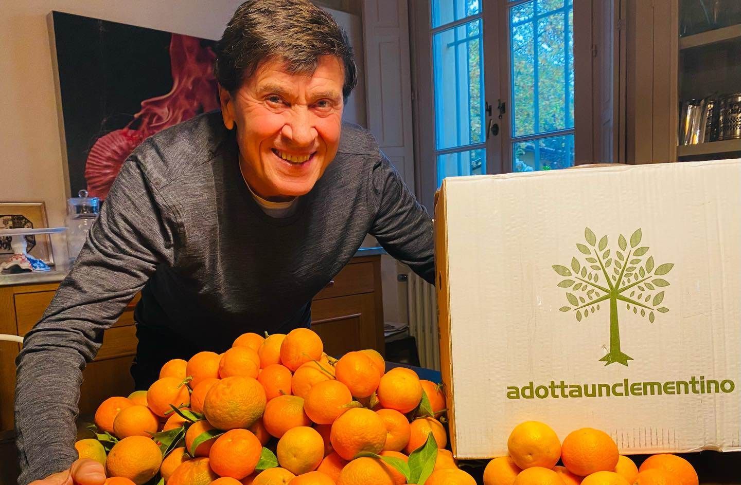 Gianni Morandi “torna” a Corigliano Rossano per «adottare un clementino»