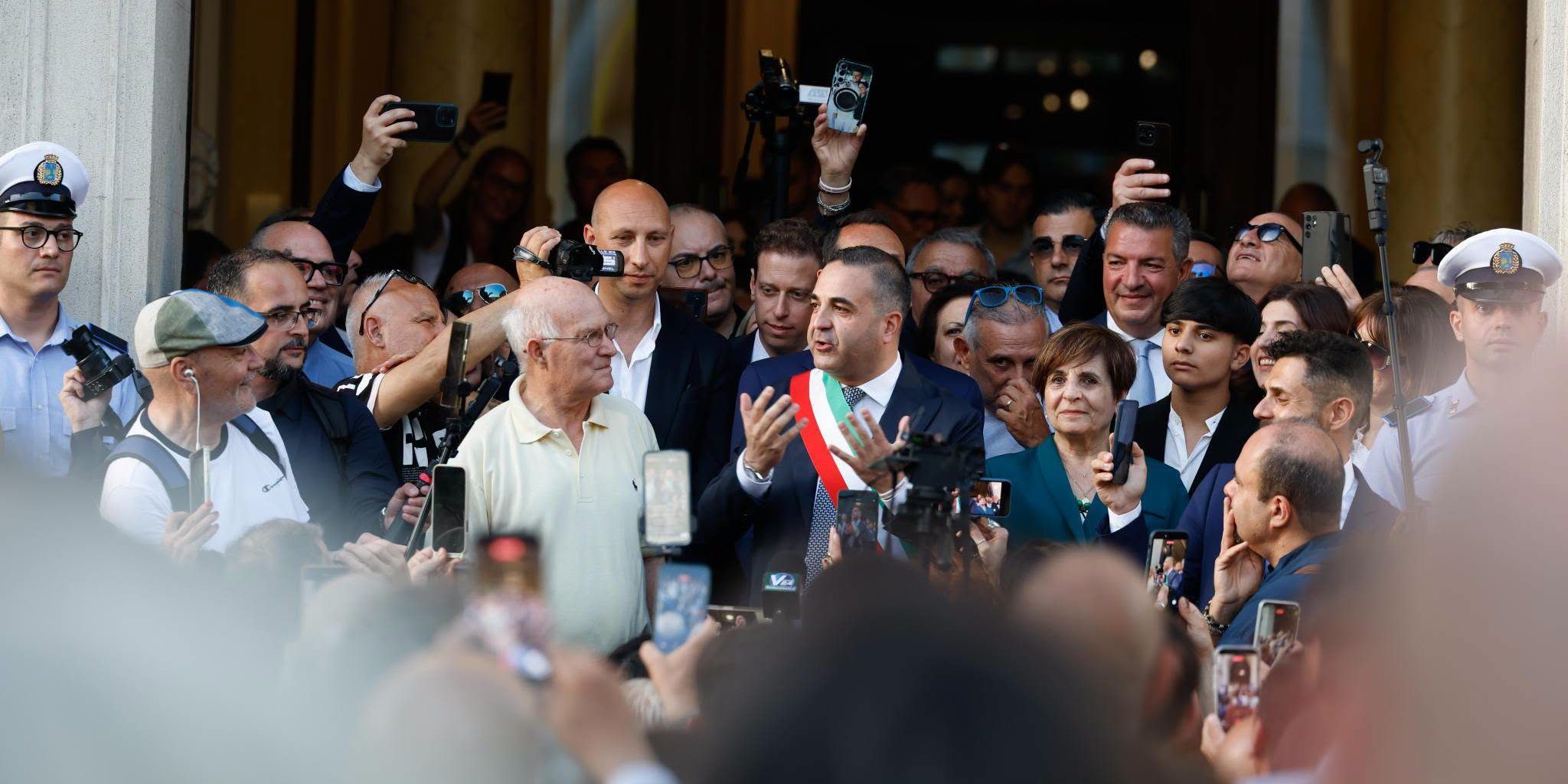 Reggio Calabria, Cannizzaro proclamato sindaco: «Emozione e grande responsabilità»