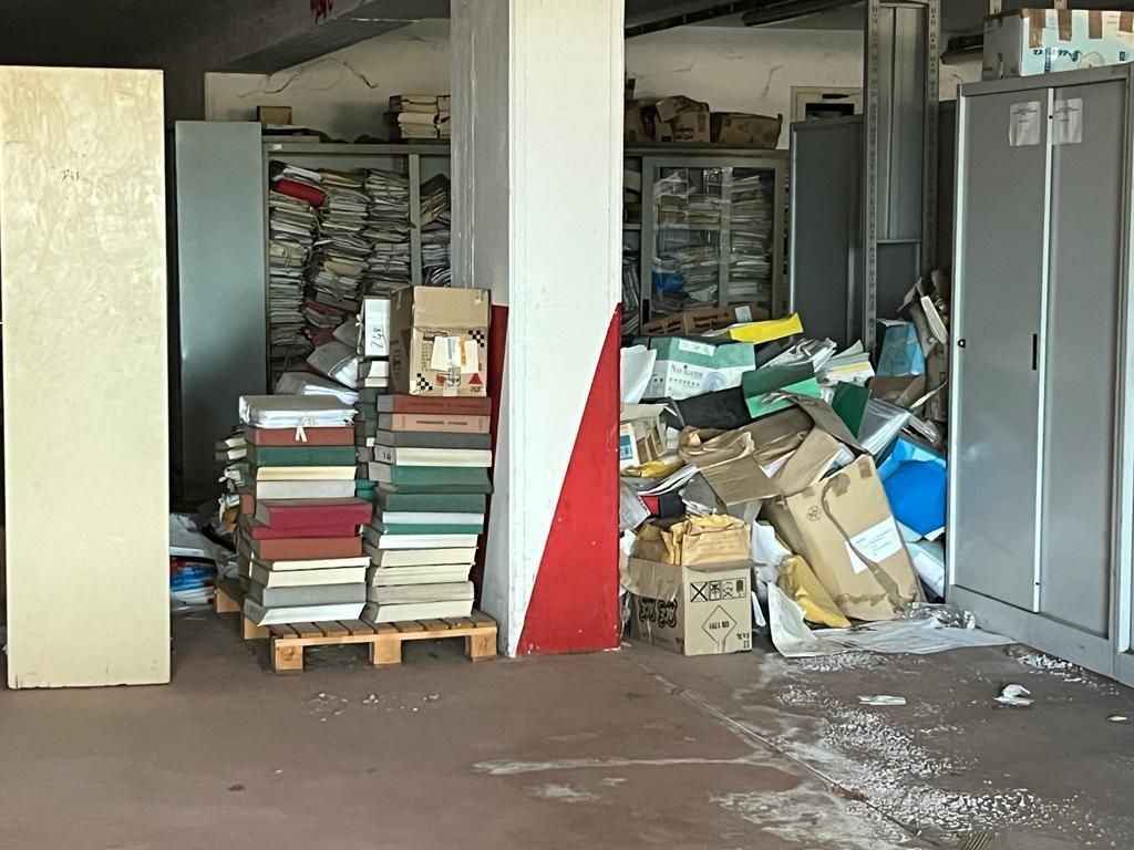 Il Csa-Cisal: «Deposito quasi vuoto e materiale nel degrado, il folle fitto passivo della Regione con un privato» – FOTO E VIDEO