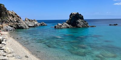 Estate 2026, la Regione individua le acque di balneazione in tutta la Calabria – ELENCO