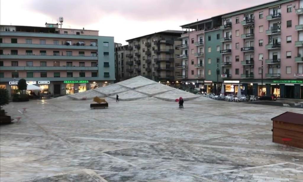 Cosenza, dissequestrata Piazza Bilotti. Occhiuto: «Finalmente a disposizione della città»