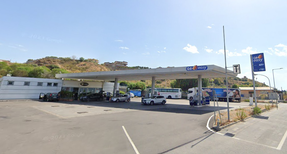 Travolge con l’automobile due persone dopo una lite, ricercato per omicidio un 42enne di Reggio