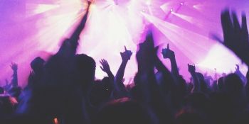 Escort nei locali della movida, tra i clienti anche calciatori della Serie A