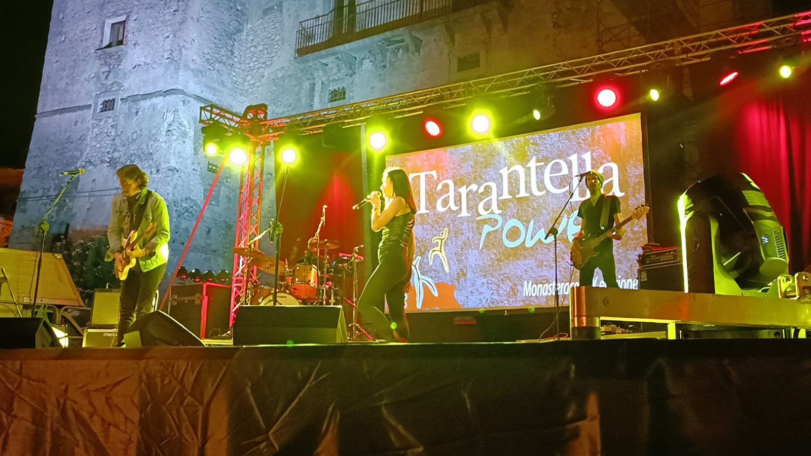 “Tarantella Power”, Monasterace  è sempre più il borgo della musica popolare