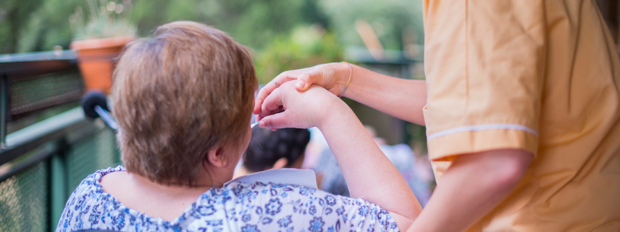 Violenze e torture in un centro gestito dalla Croce Rossa: 10 arresti