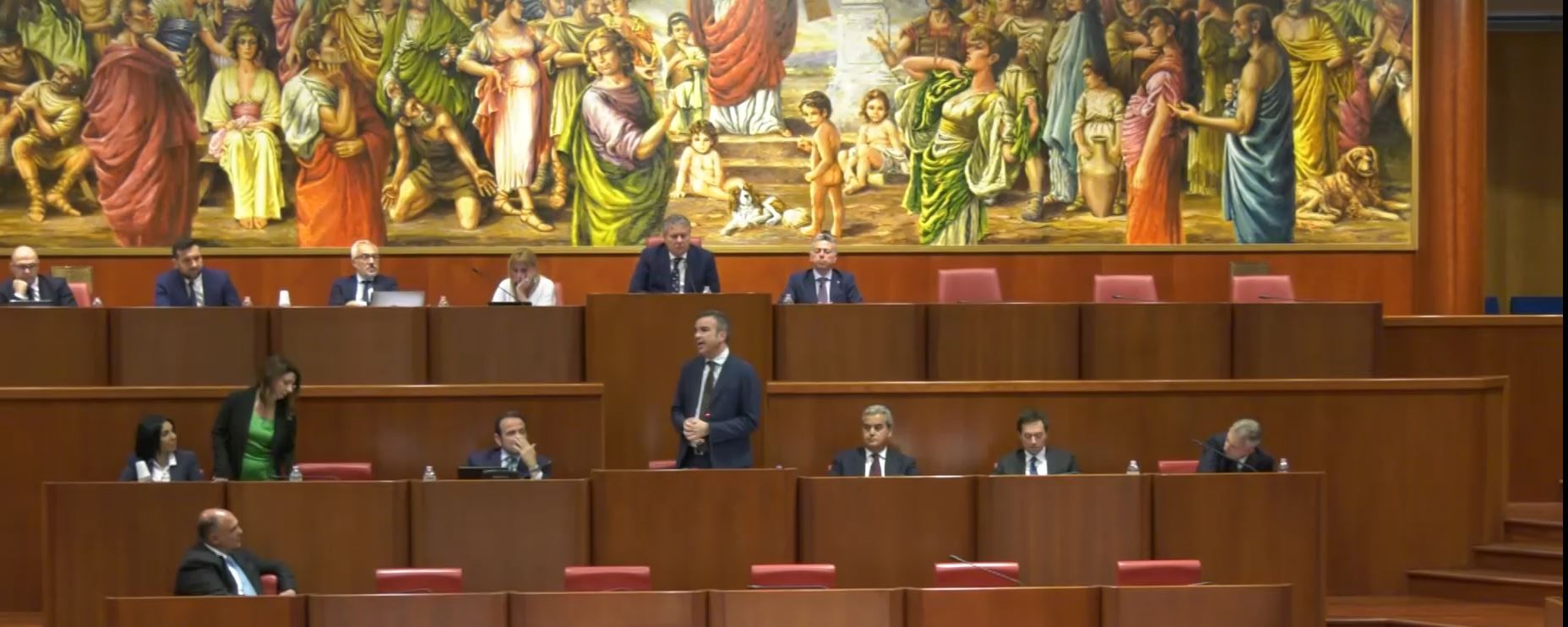 Occhiuto vince la sfida e consolida la sua leadership nel centrodestra. La riforma dei Consorzi di bonifica è legge