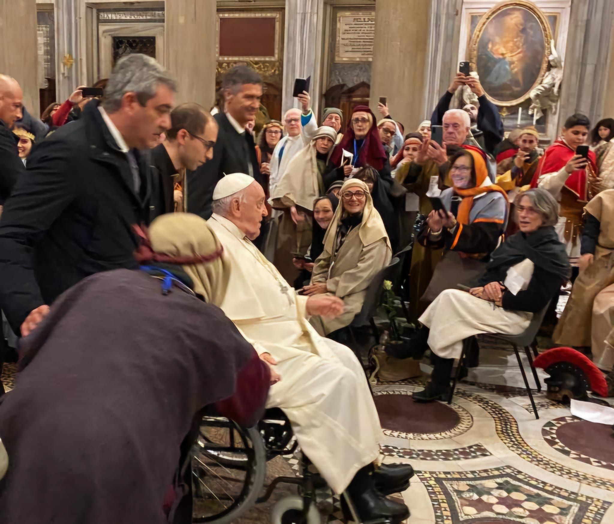 Da Papa Francesco organizzatori e figuranti del Presepe Vivente Gugliemo di Acri – VIDEO