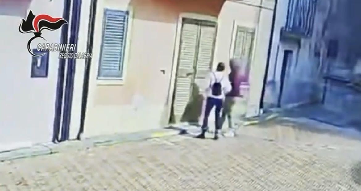 Centenaria nella rete dei truffatori, in manette una donna e un uomo a Varapodio – VIDEO