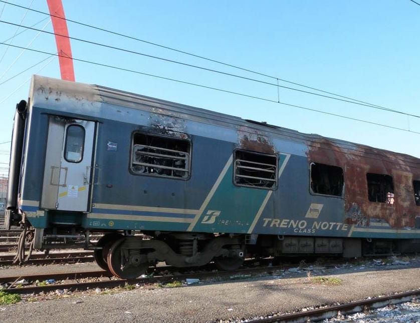 Reggio Calabria, clochard muore in un vagone abbandonato