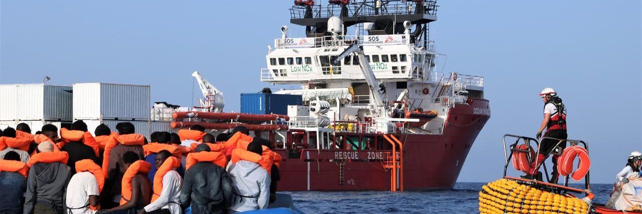 Migranti, Parigi apre a Roma: «Pronti ad accoglierli». Il “no” di Oslo