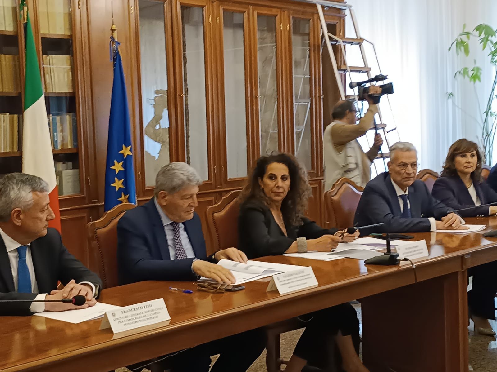 Migranti, il piano di Valenti per la Calabria: almeno tre nuovi hotspot e riutilizzo del Cie di Crotone