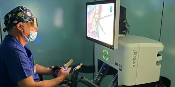 Lamezia Terme, arriva “Versius”: la chirurgia robotica entra in sala operatoria – VIDEO