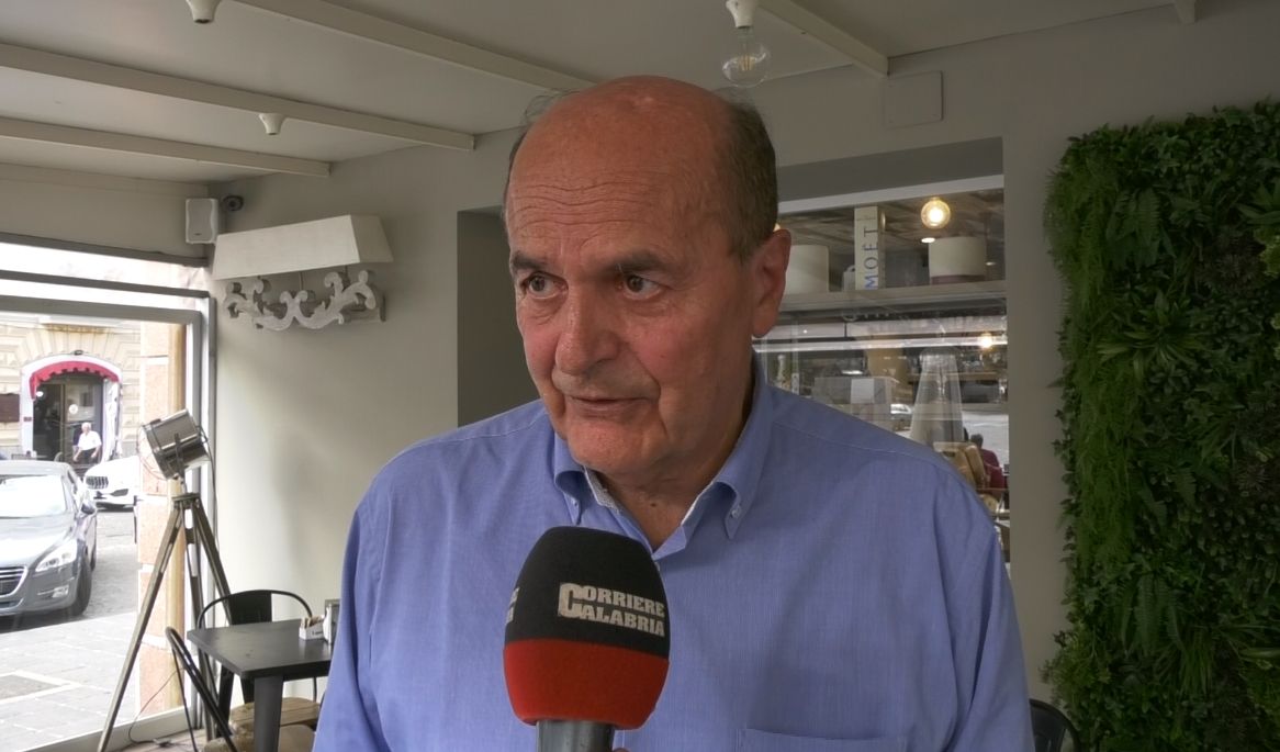 Bersani a Lamezia, dalle differenze con il centrodestra al rimpianto M5S: «Ricostruire un dialogo» – VIDEO