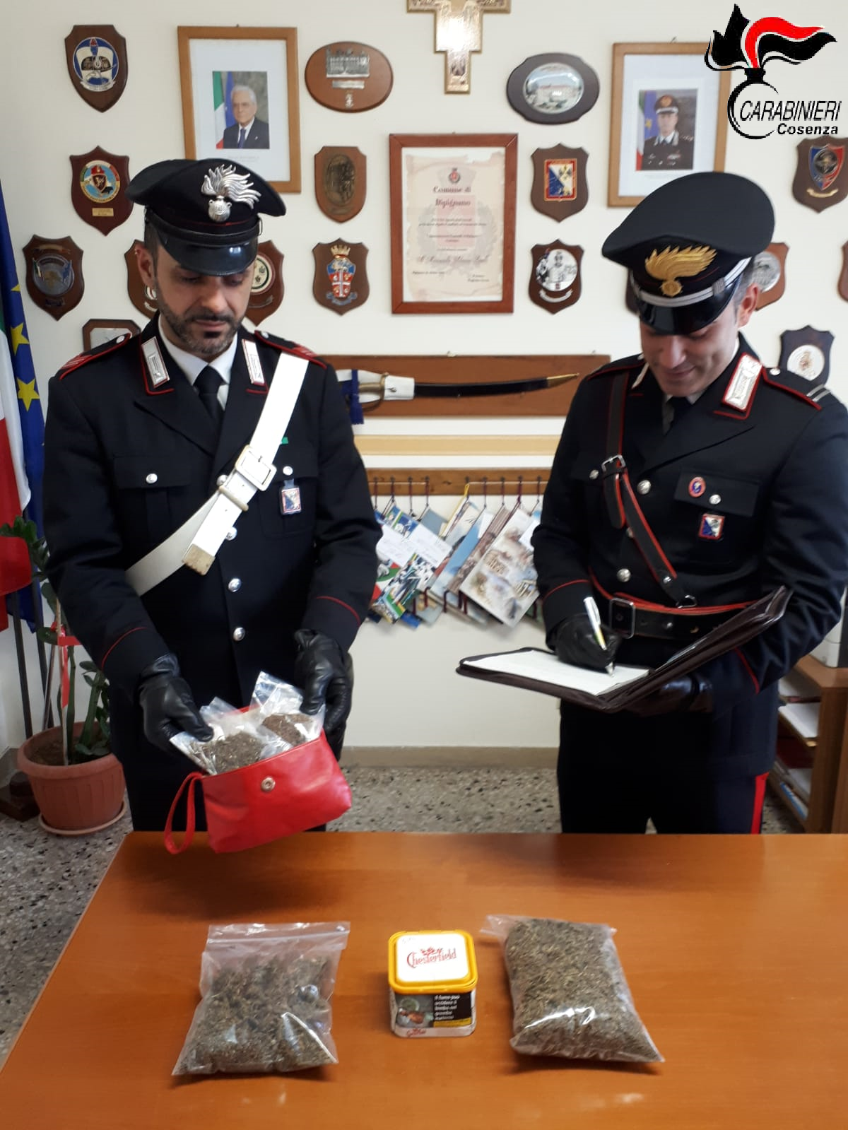 Rogliano, in manette giovane coppia di pusher