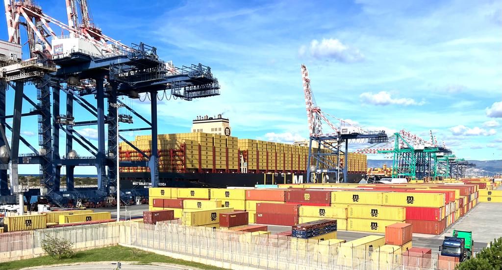 Dalla Cina alla Libia, altro carico di armi sequestrato nel porto di Gioia Tauro