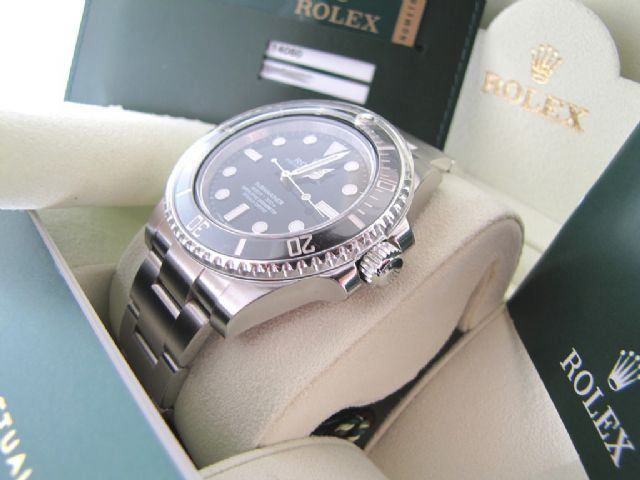 Viaggi e rolex in cambio di appalti, 25 arresti