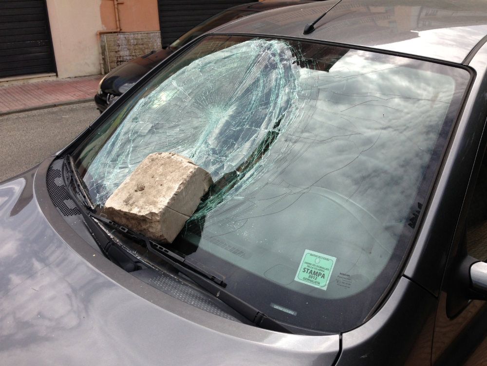 Danneggiata l`auto di Matteo Lauria: è il quarto episodio intimidatorio