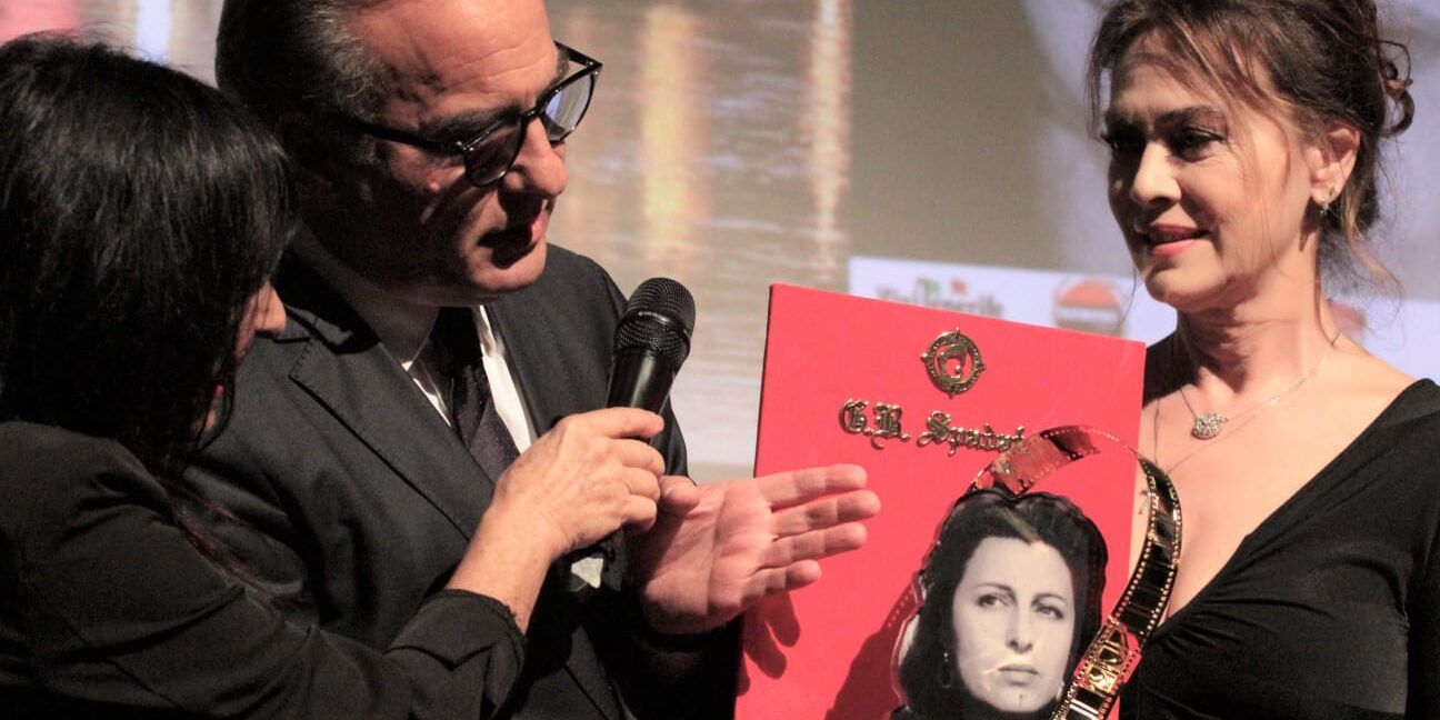 Premio “Anna Magnani”, ad Elena Sofia Ricci l’opera del maestro Spadafora