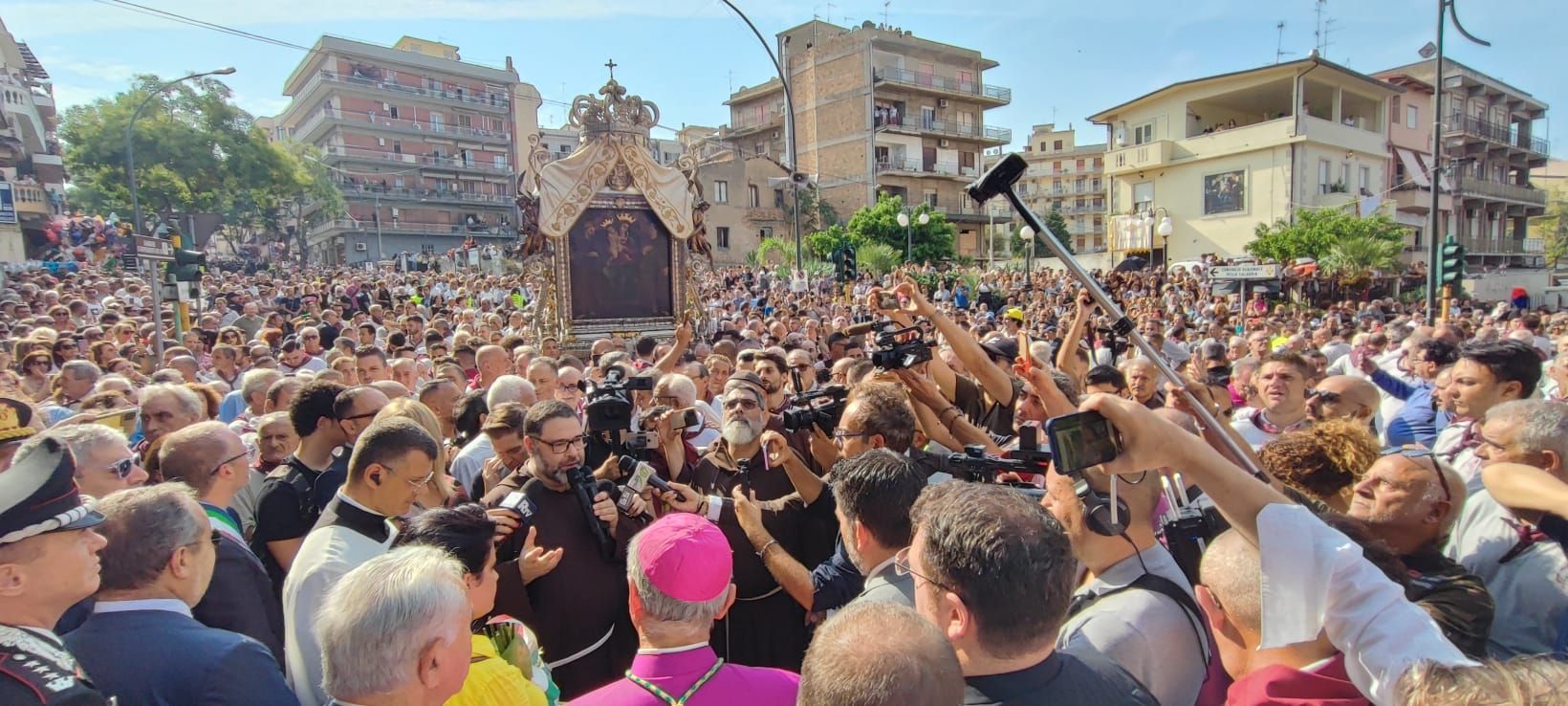 A Reggio la tradizionale processione per la Madonna della Consolazione – FOTO