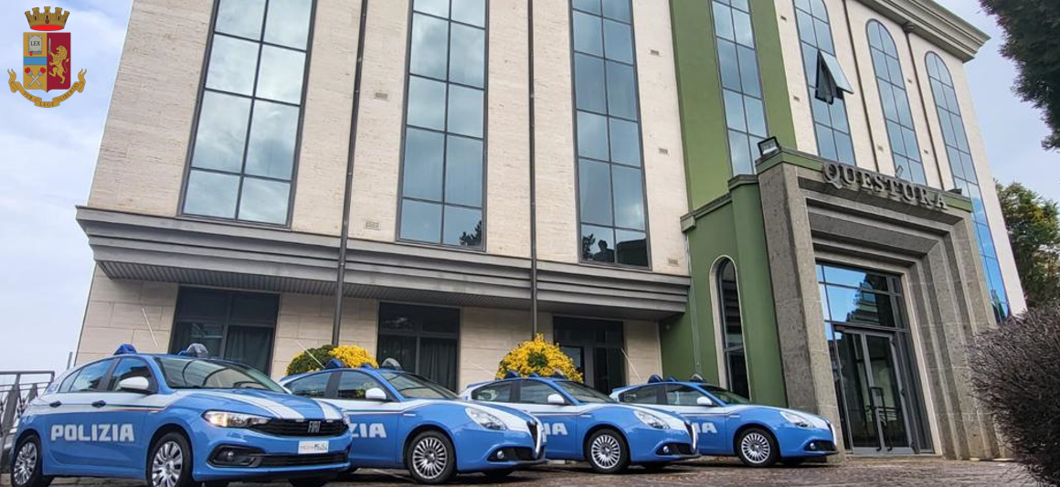 Si spoglia, urina a terra, minaccia con una siringa i sanitari e aggredisce i poliziotti: arrestato un uomo a Vibo Valentia