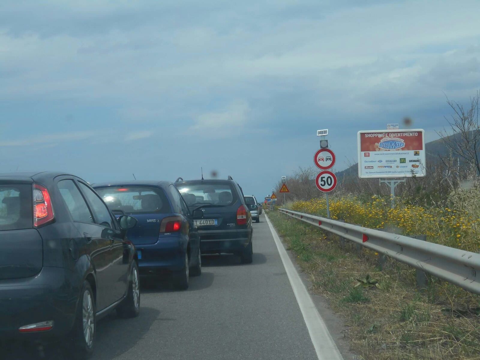 La (solita) Pasquetta in coda al semaforo sul Tirreno