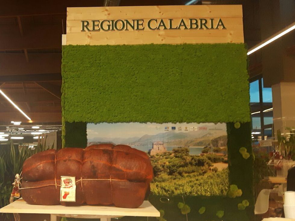 L'evento alla 'nduja (e le band fantasma) della Regione