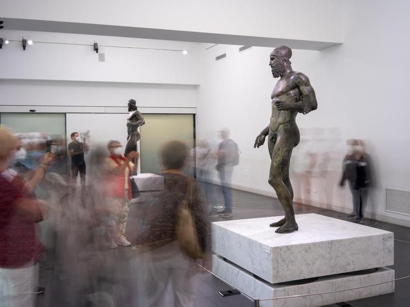 Il ministro Sangiuliano: «I Bronzi sono un unicum che il mondo ci invidia»