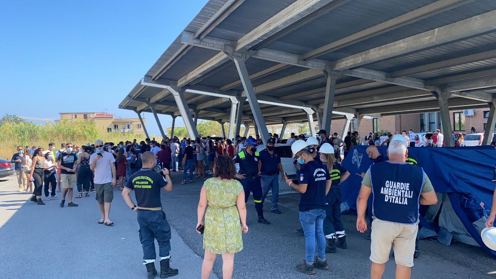 Covid in discoteca, positivi cinque test su 700