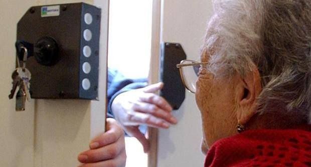 Cosenza, si fingevano carabinieri per truffare gli anziani