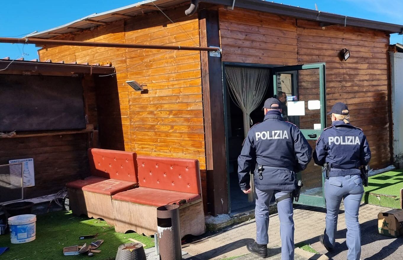 A Cosenza sequestrata una sala slot-machine in un fabbricato abusivo. Era frequentata da numerosi giovani