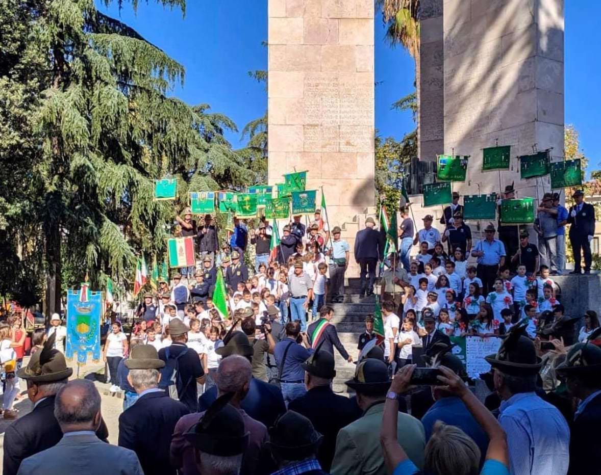 Migliaia di penne nere invadono Cosenza