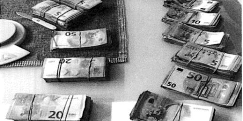 «Qui mancano 5mila euro». Nelle chat criptate le mazzette di denaro per i portuali infedeli - FOTO