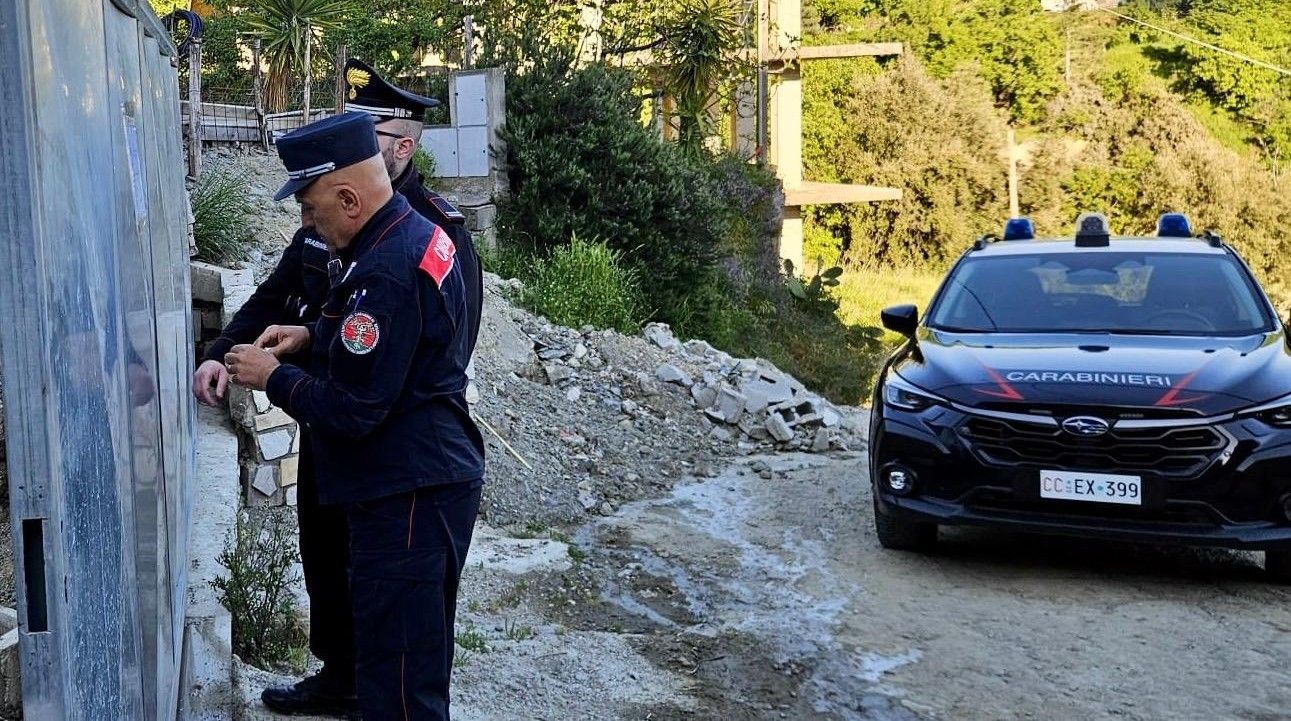 Cantiere abusivo nel Parco della Sila, sequestrata una platea in cemento di oltre 300 metri quadrati