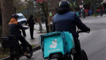 Caporalato, controllo giudiziario per Deliveroo