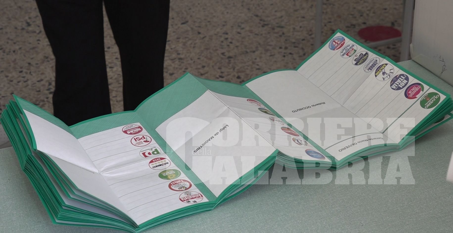 Castrovillari, fotografa la scheda delle Regionali: denunciata