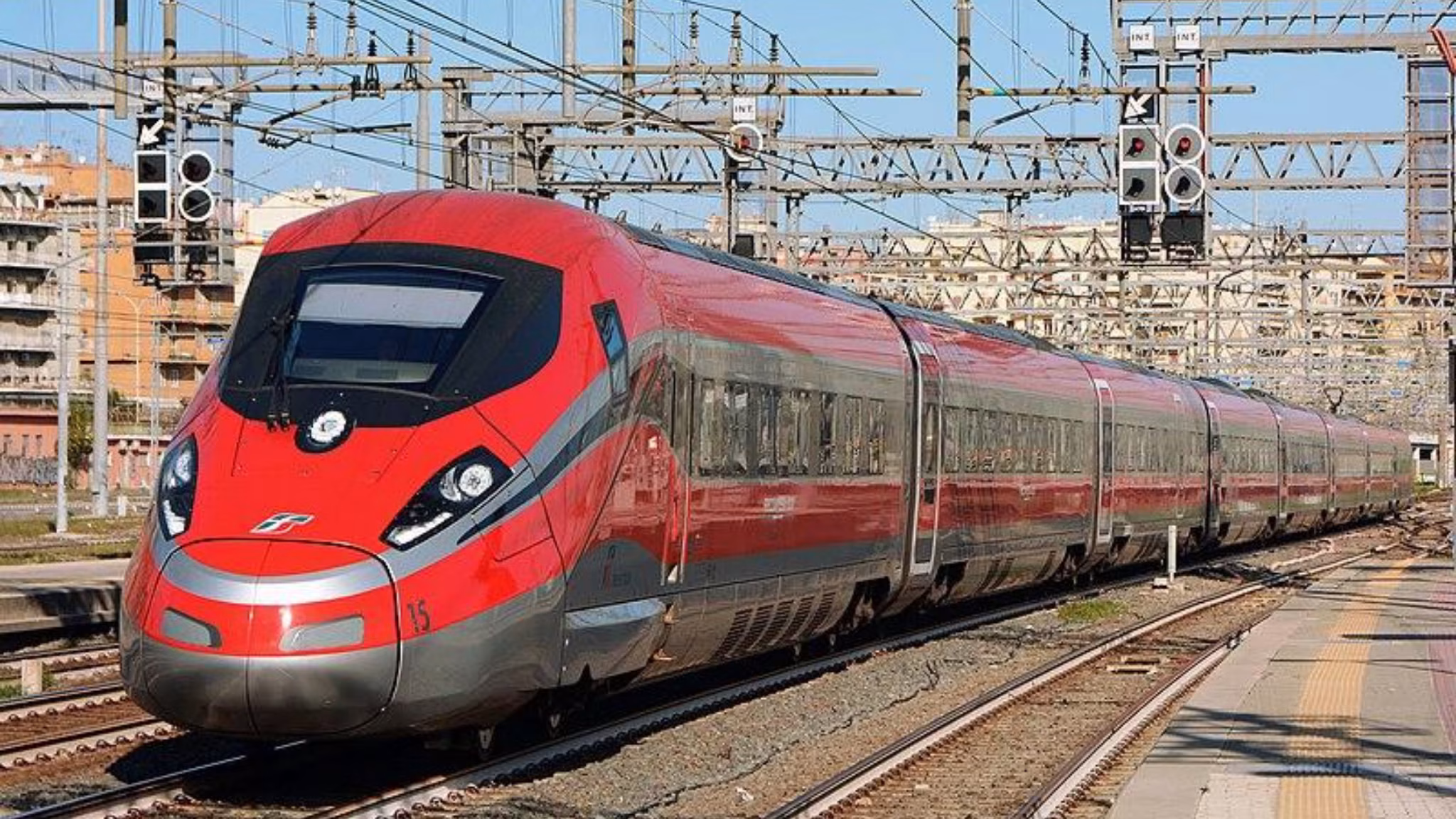 Ritrovato un ordigno bellico, sospesa la circolazione sulla linea Salerno-Paola-Reggio Calabria