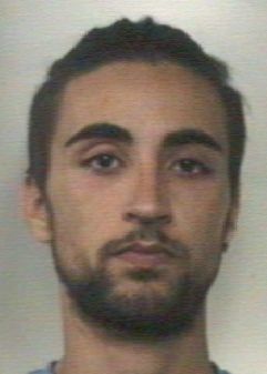 Rubano in un supermercato, arrestati