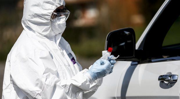 «Quarantena "finita" ma non abbiamo fatto il tampone». Il giallo dei controlli per chi è tornato dal Nord