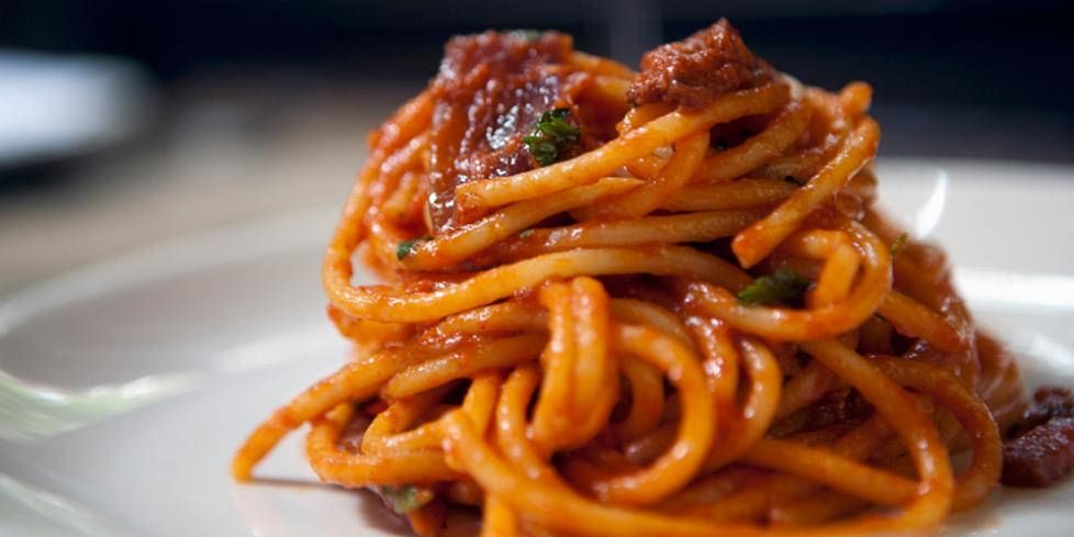 A Pizzo l'amatriciana solidale dei giovani chef