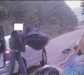 Abbandonavano rifiuti nella Sila, sanzioni per oltre seimila euro