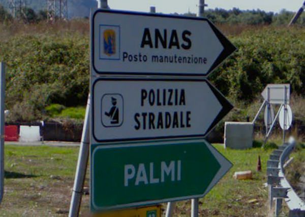 Lavoratori in mobilità occupano lo svincolo A3 di Palmi