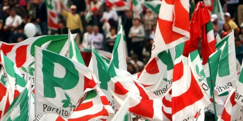 «Ignorati da Renzi e Oliverio». Il Pd perde due sindaci