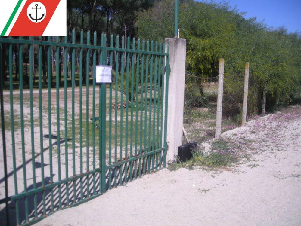 Terreno demaniale usato come campeggio