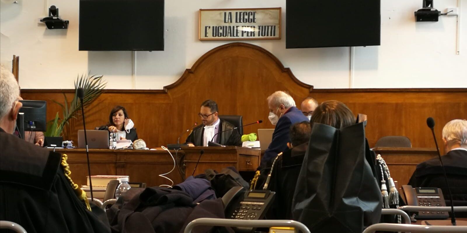 Processo Lucano, i testi  della difesa: «Chi sceglie la solidarietà non può rifiutarsi di accogliere»