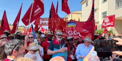 Strage di Amendolara, Landini guida il corteo: «Basta ipocrisie, fermare il sistema del caporalato» – VIDEO