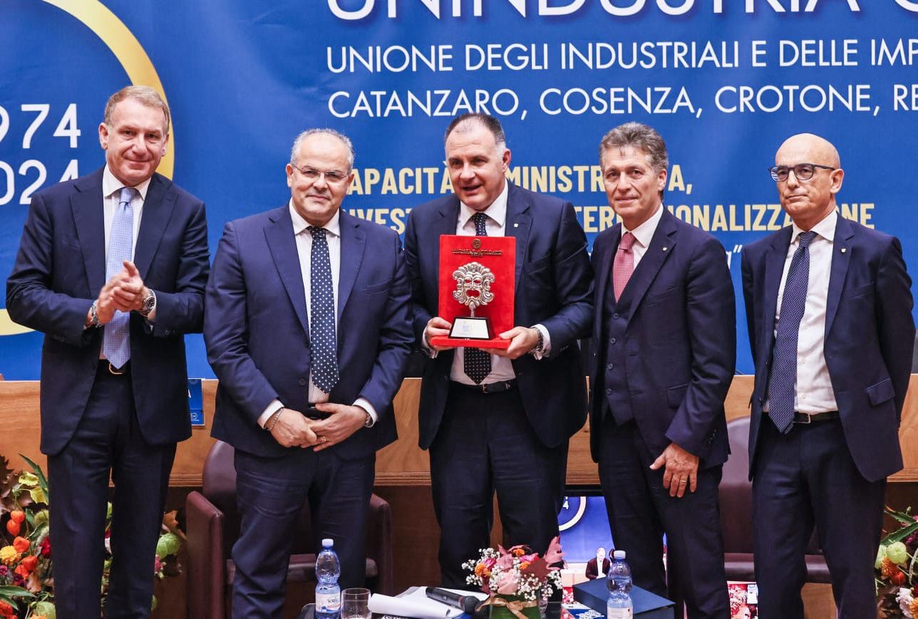 La Maschera d’Argento di Affidato al presidente di Confindustria Emanuele Orsini