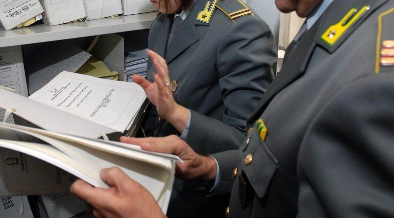 Impianti pubblicitari, blitz della Gdf anche alla Provincia di Vibo