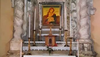 Reggio, l’altare della Graziella resta a metà: restauro a rischio e ponteggi verso lo smontaggio
